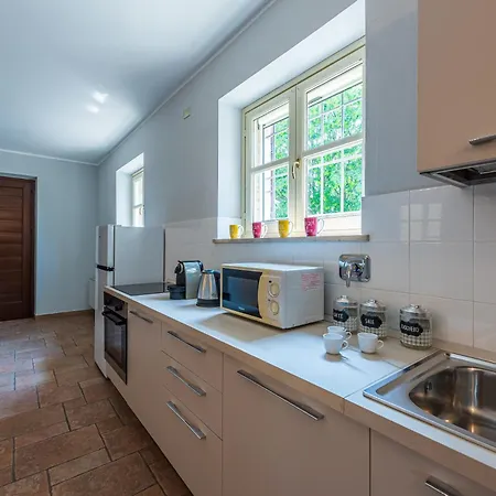 Cornelia , Entire With Private Pool فيلة