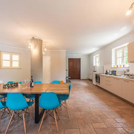 فيلة Cornelia , Entire With Private Pool Corneliano d'Alba