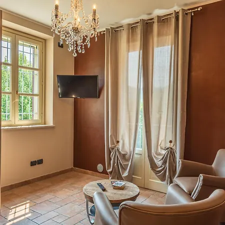 Cornelia , Entire With Private Pool فيلة