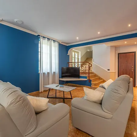 Cornelia , Entire With Private Pool Villa