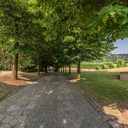 Cornelia , Entire With Private Pool Corneliano d'Alba