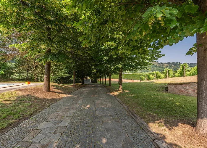 Cornelia , Entire With Private Pool Corneliano d'Alba